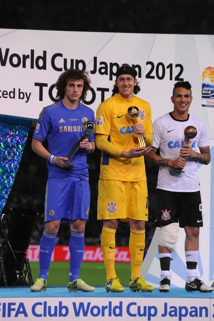 David Luiz of Chelsea (Silver Ball), Cassio of Corinthians (Golden Ball) and Paolo Guerrero of Corinthians (Bronze Ball) – (Photo by Kaz Photography/Getty Images)
