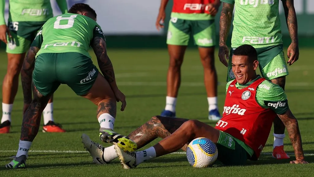 Naves não atua pelo Palmeiras desde abril e topou saída nesta janela – (Foto: Cesar Greco/Palmeiras/by Canon)