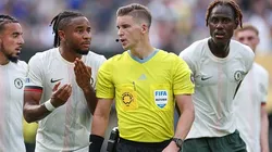 François Letexier anulou pênalti contra o Chelsea. Foto: Luke Hales