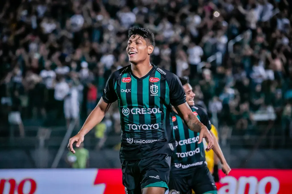 PR – MARINGA – 06/03/2025 – COPA DO BRASIL 2025, MARINGA X UNIAO-TO – Ze Vitor jogador do Maringa comemora seu gol durante partida contra o Uniao-TO no estadio Willie Davids pelo campeonato Copa Do Brasil 2025. Foto: Fernando Teramatsu/AGIF
