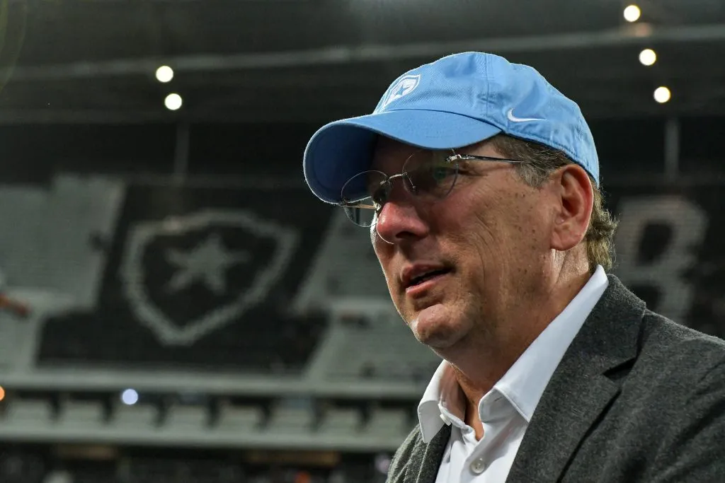 RJ – RIO DE JANEIRO – 18/04/2024 – BRASILEIRO A 2024, BOTAFOGO X ATLETICO-GO – John Textor presidente da SAF do Botafogo durante partida contra o Atletico-GO no estadio Engenhao pelo campeonato Brasileiro A 2024. Foto: Thiago Ribeiro/AGIF