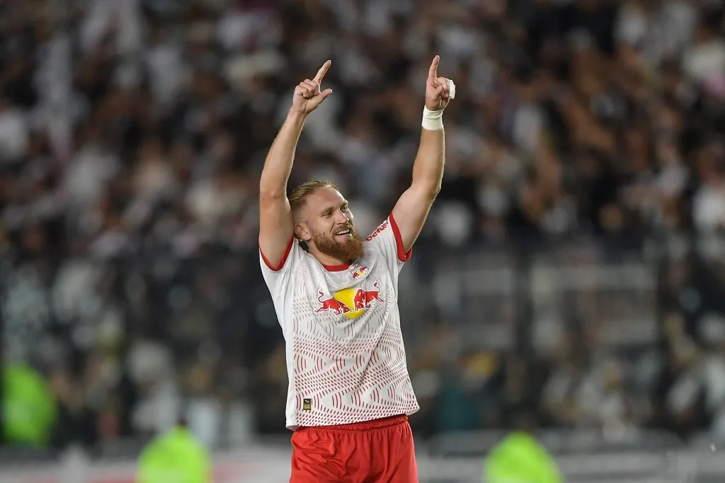RJ – RIO DE JANEIRO – 31/05/2025 – BRASILEIRO A 2025, VASCO X BRAGANTINO – Isidro Pitta jogador do Bragantino comemora seu gol durante partida contra o Vasco no estadio Sao Januario pelo campeonato Brasileiro A 2025. Foto: Thiago Ribeiro/AGIF