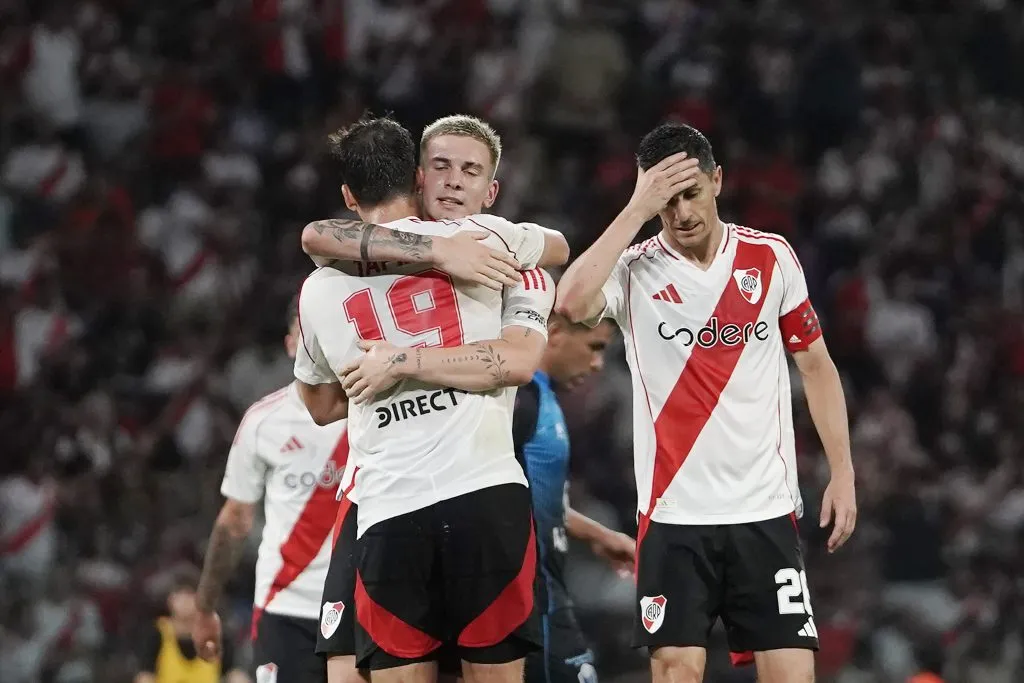 SANTIAGO DEL ESTERO, ARGENTINA – MARCH 19: Franco Mastantuono of River Plate celebrates with teammate Gonzalo Tapia after scoring the team’s second goal during the Copa Argentina 2025 match between River Plate and Club Ciudad de Bolivar at Estadio Unico Madre de Ciudades on March 19, 2025 in Santiago del Estero, Argentina. (Photo by Joaquín Camiletti/Getty Images)