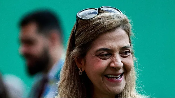 Leila Pereira durante partida contra o Bahia no Allianz Parque.