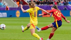 Jogadora da Bélgica marcando estrela da Espanha. Foto: PA Images / Alamy Stock Photo