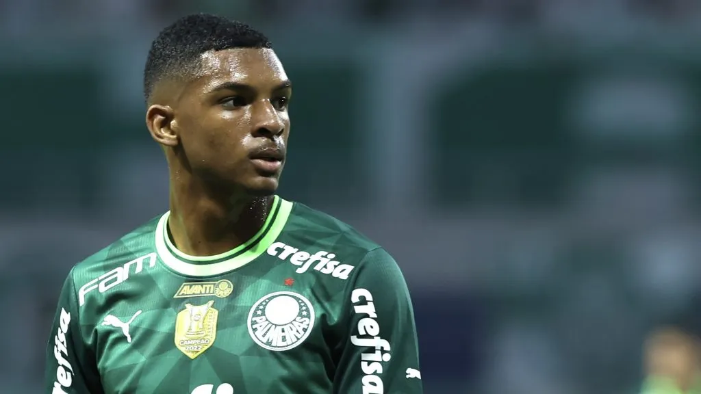 Luis Guilherme em campo pelo Palmeiras. Foto: Marcello Zambrana/AGIF