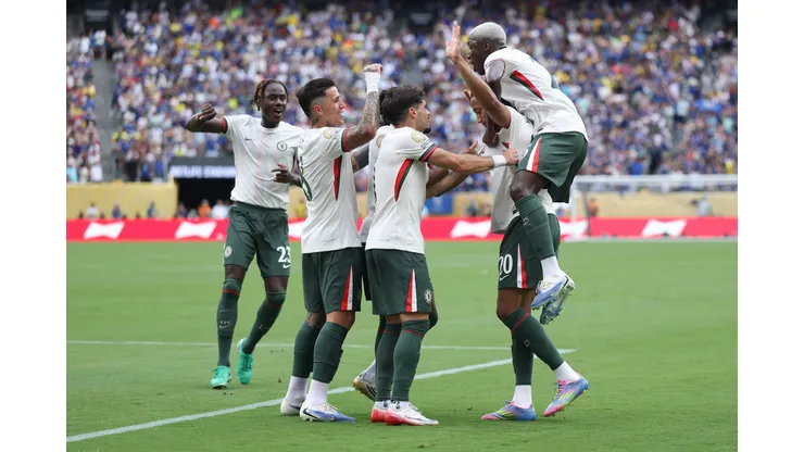 Atletas do Chelsea comemorando gol de João Pedro. Foto: Buda Mendes/Getty Images