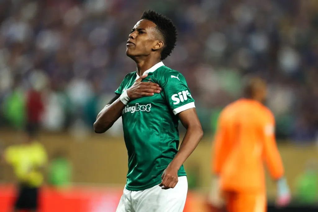 PHILADELPHIA, PENNSYLVANIA – JULY 04: Estevao #41 of Palmeiras celebrates scoring his team’s first goal during the FIFA Club World Cup 2025 quarter final match between SE Palmeiras and Chelsea FC at Lincoln Financial Field on July 04, 2025 in Philadelphia, Pennsylvania. (Photo by Francois Nel/Getty Images)