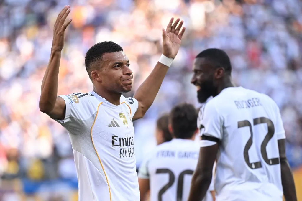 EAST RUTHERFORD, NEW JERSEY – JULY 05: Kylian Mbappe #9 of Real Madrid C.F. celebrates scoring his team’s third goal during the FIFA Club World Cup 2025 quarter-final match between Real Madrid CF and Borussia Dortmund at MetLife Stadium on July 05, 2025 in East Rutherford, New Jersey. (Photo by David Ramos/Getty Images)
