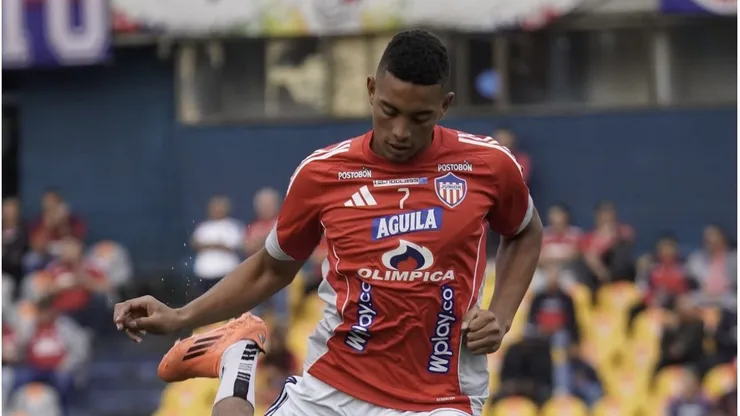 Jordan Barrera com a camisa do Junior - Foto: Junior Barranquillaa