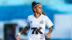 Ana Barboza veste as cores do Santos - Foto: Reinaldo Campos/ Santos F.C