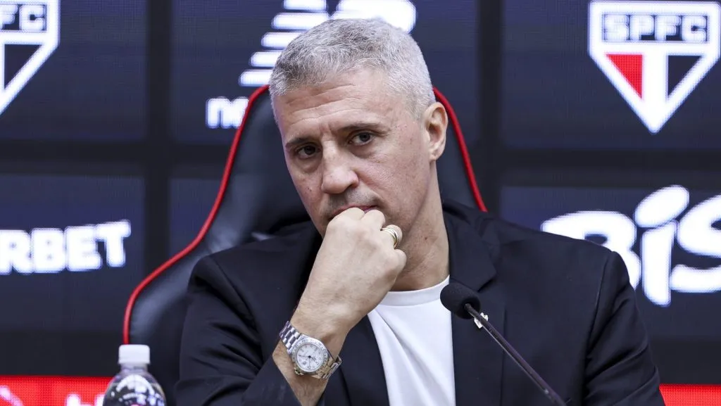 Hernán Crespo, técnico do São Paulo em entrevista coletiva – (Foto: Ricardo Moreira/Getty Images)