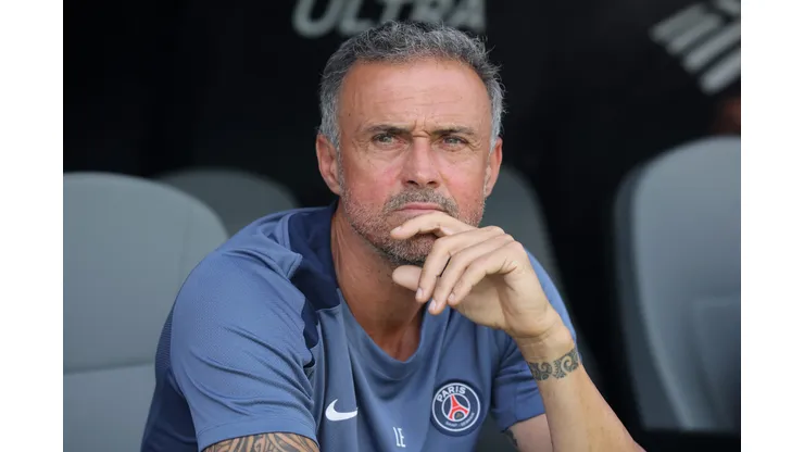 Luis Henrique acompanhando a equipe do PSG - Foto: by Alex Grimm/Getty Images
