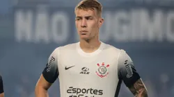 Charles deve seguir por mais tempo no Corinthians.