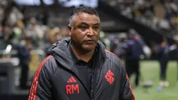 MG - BELO HORIZONTE - 12/06/2025 - BRASILEIRO A 2025, ATLETICO-MG X INTERNACIONAL - Roger Machado tecnico do Internacional durante partida contra o Atletico-MG no estadio Arena MRV pelo campeonato Brasileiro A 2025. Foto: Gilson Lobo/AGIF