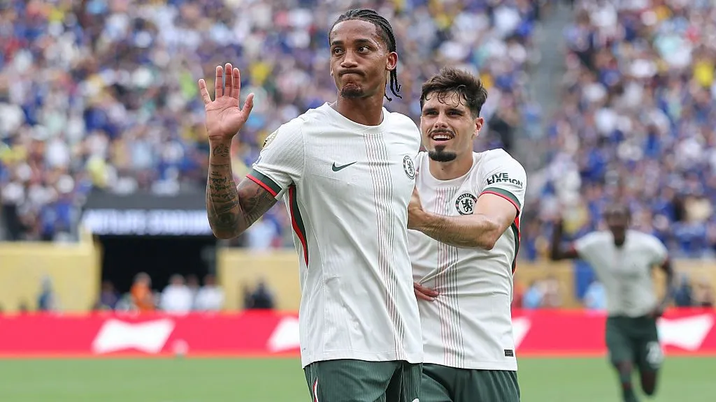 João Pedro não comemorou seus gols contra o Flu (Photo by Buda Mendes/Getty Images)