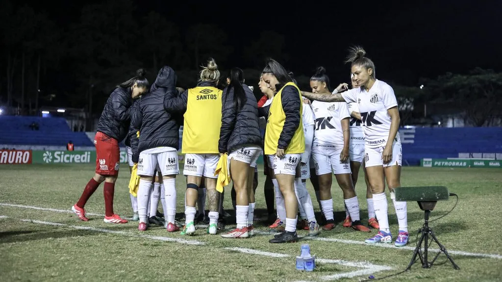 Jogadoras do Santos Feminino em campo