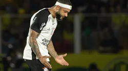 SP - MIRASSOL - 10/05/2025 - BRASILEIRO A 2025, MIRASSOL X CORINTHIANS - [MEMPHIS DEPAY jogador do Corinthians lamenta durante partida contra o Mirassol no estadio Jose Maria de Campos Maia pelo campeonato Brasileiro A 2025. Foto: Joisel Amaral/AGIF