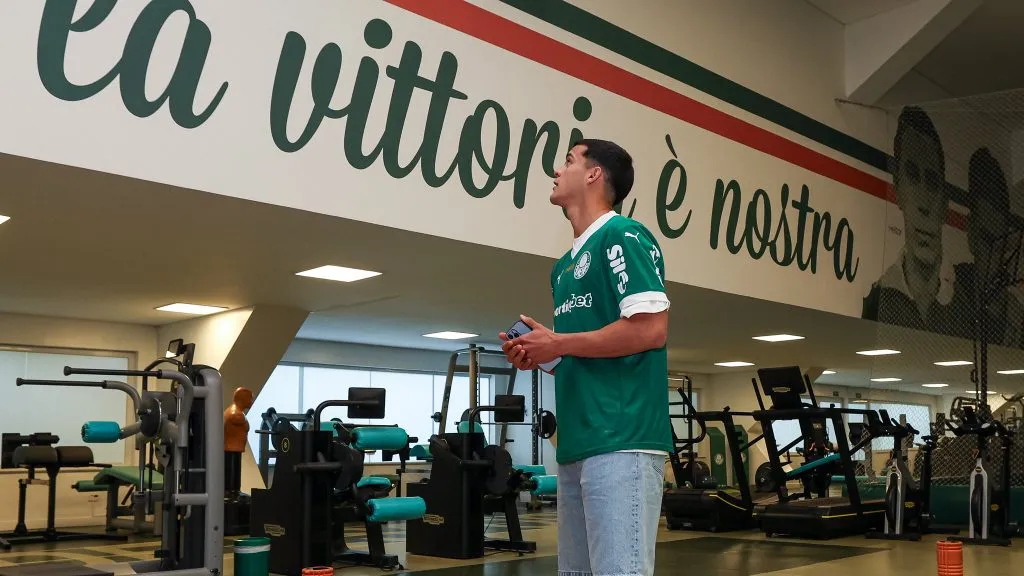 Ramón Sosa conhece a Academia de Futebol do Maior Campeão do Brasil – (Foto: Fabio Menotti/Palmeiras/by Canon)
