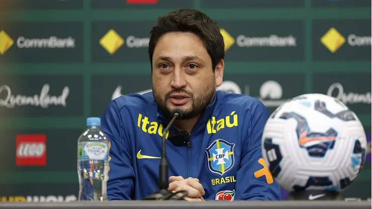Arthur Elias pela Seleção. Foto: Rafael Ribeiro/CBF