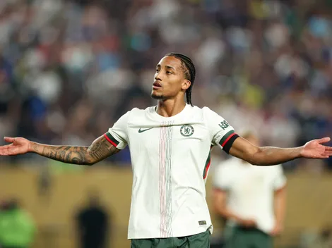 Chalobah se rende a forma física de João Pedro no Chelsea