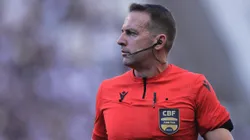 SP - SAO PAULO - 04/08/2024 - BRASILEIRO A 2024, CORINTHIANS X JUVENTUDE - O arbitro Lucas Torezin durante partida entre Corinthians e Juventude no estadio Arena Corinthians pelo campeonato Brasileiro A 2024. Foto: Ettore Chiereguini/AGIF