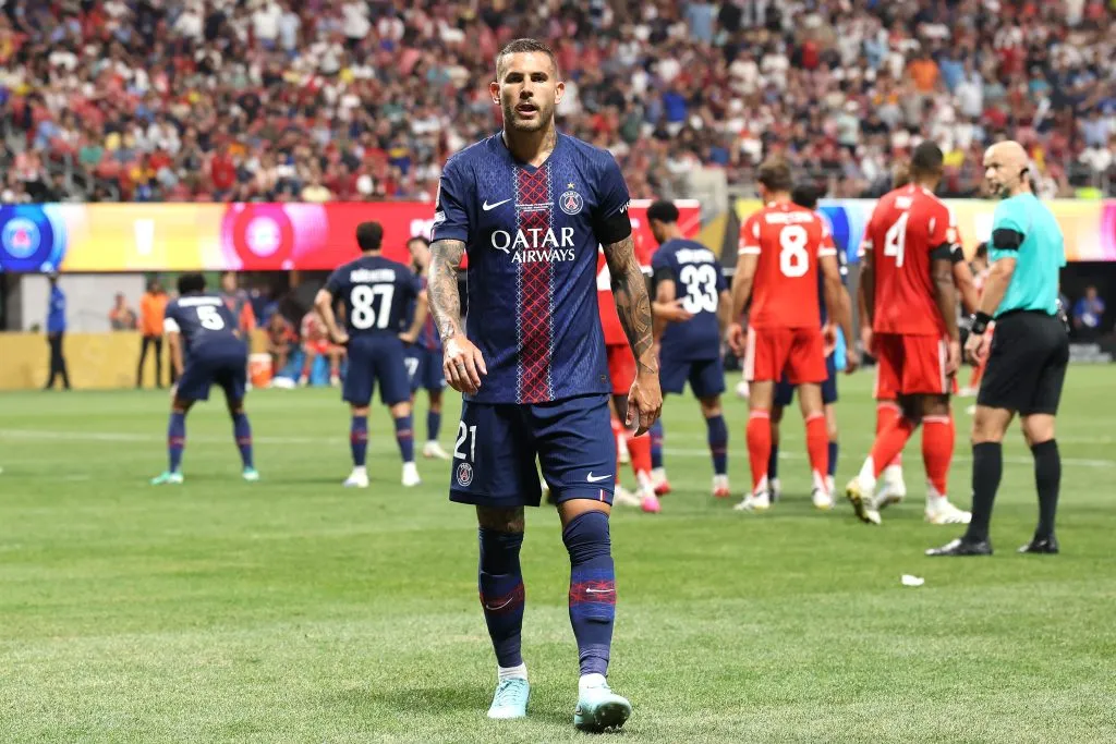 ATLANTA, GEORGIA – JULY 05: Lucas Hernandez #21 of Paris Saint-Germain walks off the pitch after being issued a red card during the FIFA Club World Cup 2025 quarter-final match between Paris Saint-Germain and FC Bayern München at Mercedes-Benz Stadium on July 05, 2025 in Atlanta, Georgia. (Photo by Alex Grimm/Getty Images)