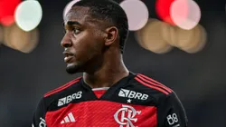 Lorran, jogador do Flamengo, durante partida contra o Gremio no estadio Maracana pelo campeonato Brasileiro A 2024. Foto: Thiago Ribeiro/AGIF