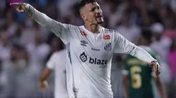 Ze ivaldo, jogador do Santos, durante partida contra o Palmeiras no estadio Vila Belmiro pelo campeonato Paulista 2025. Foto: Ettore Chiereguini/AGIF