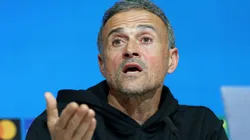 Luis Enrique em coletiva pelo PSG -Photo by Alexander Hassenstein/Getty Images)