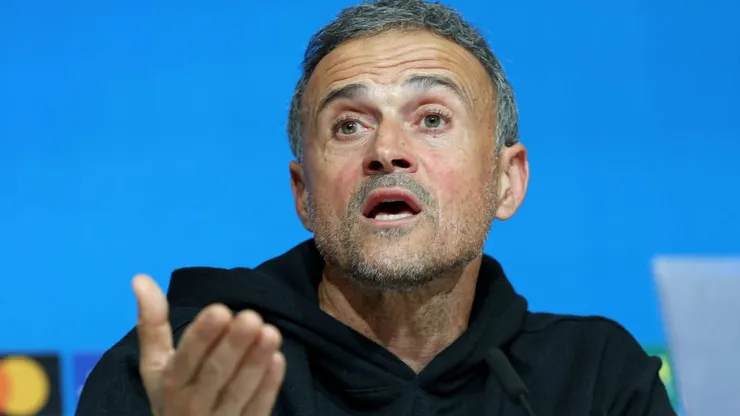 Luis Enrique em coletiva pelo PSG -Photo by Alexander Hassenstein/Getty Images)