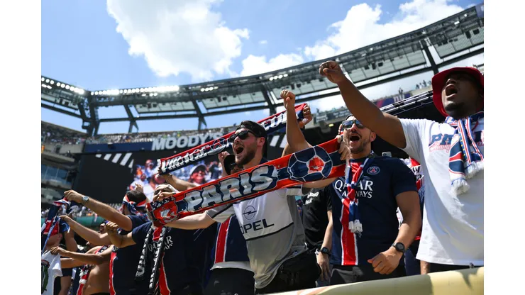 EAST RUTHERFORD, NEW JERSEY - JULY 09: Fans of Paris Saint-Germain react, enjoying the pre match atmosphere prior to the FIFA Club World Cup 2025 semi-final match between Paris Saint-Germain and Real Madrid CF at MetLife Stadium on July 09, 2025 in East Rutherford, New Jersey. (Photo by David Ramos/Getty Images)