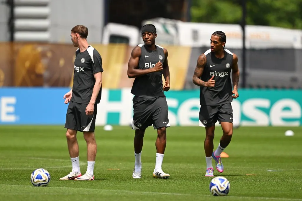 EAST RUTHERFORD, NEW JERSEY – JULY 07: Cole Palmer, Noni Madueke and Joao Pedro of Chelsea FC warm up during a Chelsea FC Training Session ahead of their FIFA Club World Cup 2025 Semi-Final match between Fluminense FC and Chelsea FC at MetLife Stadium on July 07, 2025 in East Rutherford, New Jersey. (Photo by David Ramos/Getty Images)