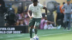 EAST RUTHERFORD, NEW JERSEY - JULY 08: Noni Madueke #11 of Chelsea FC controls the ball during the FIFA Club World Cup 2025 semi-final match between Fluminense FC and Chelsea FC at MetLife Stadium on July 08, 2025 in East Rutherford, New Jersey. (Photo by Alex Grimm/Getty Images)