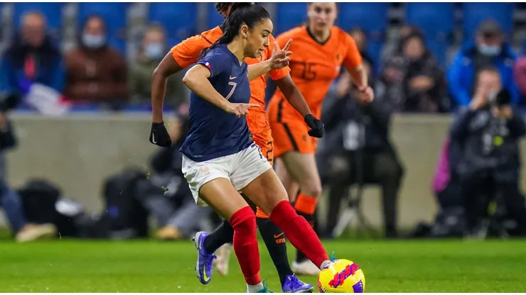 Sakina Karchaoui em partida entre França e Holanda. Foto: Orange Pics BV / Alamy Stock Photo