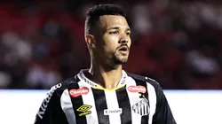Zé Ivaldo, zagueiro do Santos emprestado pelo Cruzeiro