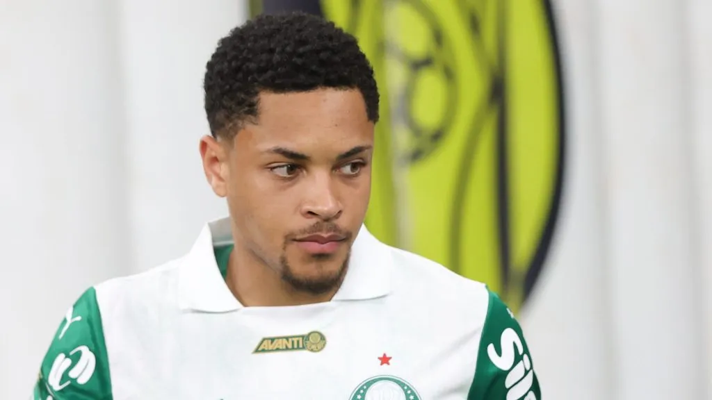 Vitor Roque não vem correspondendo às expectativas. Foto: Gilson Lobo/AGIF