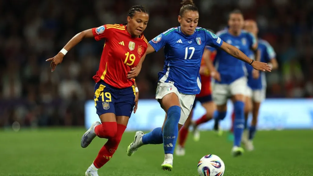 BERN, SWITZERLAND – JULY 11: Vicky Lopez of Spain battles for possession with Lisa Boattin of Italy during the UEFA Women’s EURO 2025 Group B match between Italy and Spain at Stadion Wankdorf on July 11, 2025 in Bern, Switzerland. (Photo by Eddie Keogh/Getty Images)