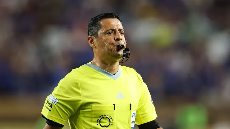 Alireza Faghani, árbitro do PSG x Chelsea - Foto: Francois Nel/Getty Images