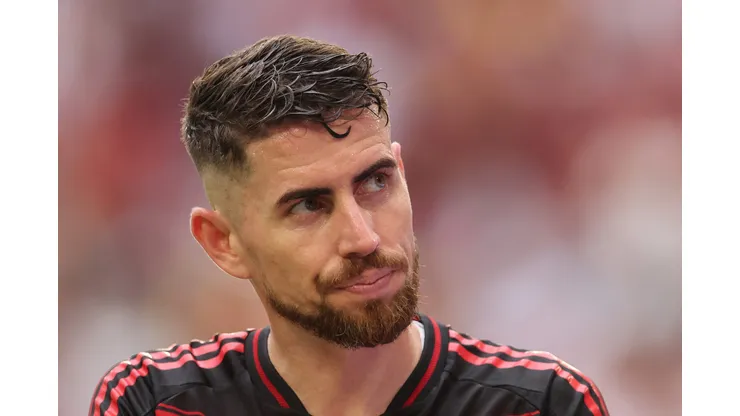 MIAMI GARDENS, FLORIDA - JUNE 29: Jorginho #21 of CR Flamengo looks on during the FIFA Club World Cup 2025 round of 16 match between CR Flamengo and FC Bayern München at Hard Rock Stadium on June 29, 2025 in Miami Gardens, Florida. (Photo by Michael Reaves/Getty Images)