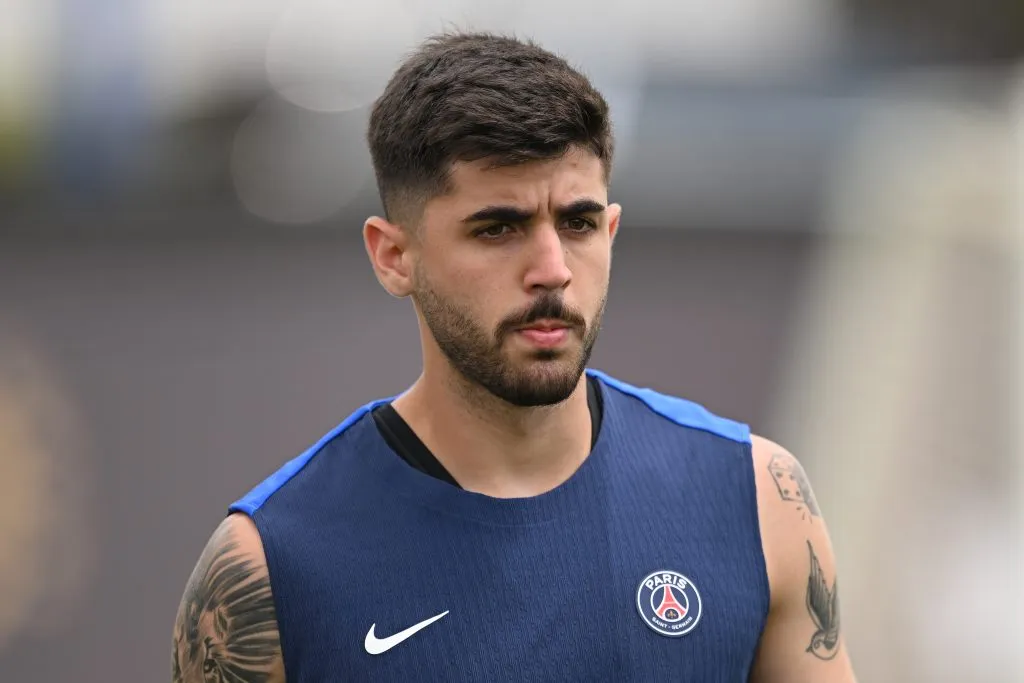 PISCATAWAY, NEW JERSEY – JULY 11: Lucas Beraldo #4 of Paris Saint-Germain looks on during a Paris Saint-Germain Training Session ahead of their FIFA Club World Cup 2025 Final match between Chelsea FC and Paris Saint-Germain at Rutgers University on July 11, 2025 in Piscataway, New Jersey. (Photo by David Ramos/Getty Images)