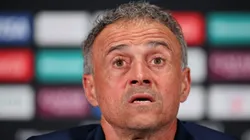 Luis Enrique em coletiva - Foto by Alex Grimm/Getty Images)