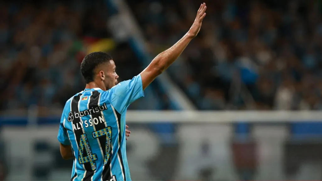 Joia do Grêmio, Alysson sonha em atuar na Europa – Foto: Maxi Franzoi/AGIF