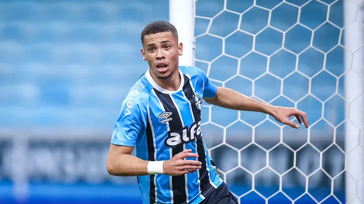 Alysson é considerado uma joia no Grêmio.