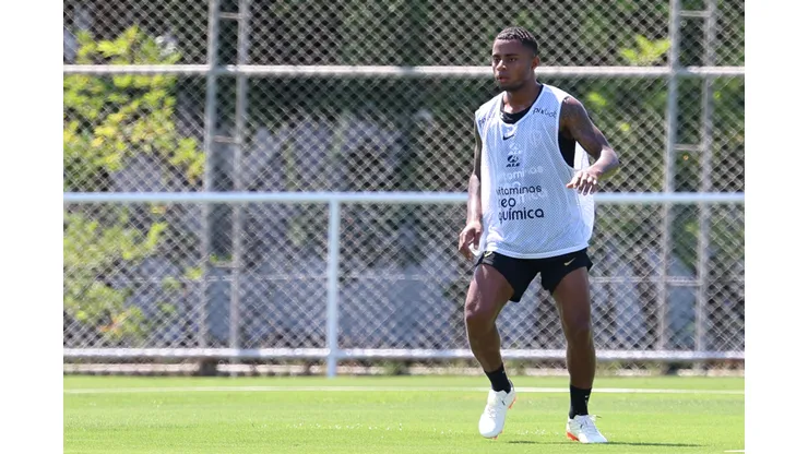 Sumido dos treinos, Palacios retorna ao Corinthians em meio a proposta dos EUA. Foto: Marcello Zambrana/AGIF