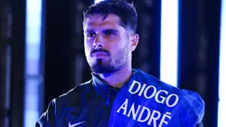 Pedro Neto revela porque decidiu jogar no Mundial mesmo após a morte do amigo (Photo by Dan Mullan/Getty Images)