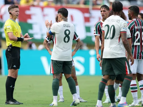 Torcida do Fluminense relembra possível pênalti não marcado contra o Chelsea