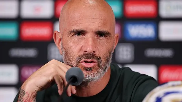 Enzo Maresca durante entrevista coletiva. Foto: Alex Grimm/Getty Images