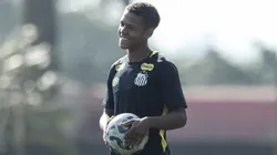David Nogueira durante treino do Santos Sub-17 no CT Meninos da Vila- Fotos: Reinaldo Campos/ Santos F.C.