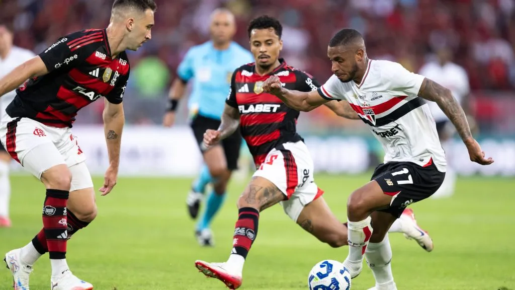 RJ – RIO DE JANEIRO – 12/07/2025 – BRASILEIRO A 2025, FLAMENGO X SAO PAULO – Andre Silva jogador do Sao Paulo durante partida contra o Flamengo no estadio Maracana pelo campeonato Brasileiro A 2025. Foto: Jorge Rodrigues/AGIF
